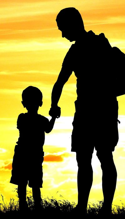 g60a016d491c17b49de094e07de2916ebc967b89f613f57e6d87059347fffcfe39a96c986e613076d7e86eff60fea0a511c542981c24387f4c09130d67f582a43 1280 4601164 sunset, father, son, silhouette, child, family, people, evening, nature, happy, discussion